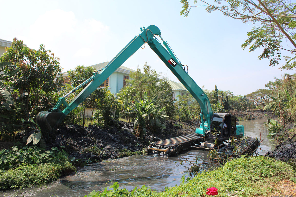 18-22 Ton Water Excavator Undercarriage - AM200-6 EIK Solutions