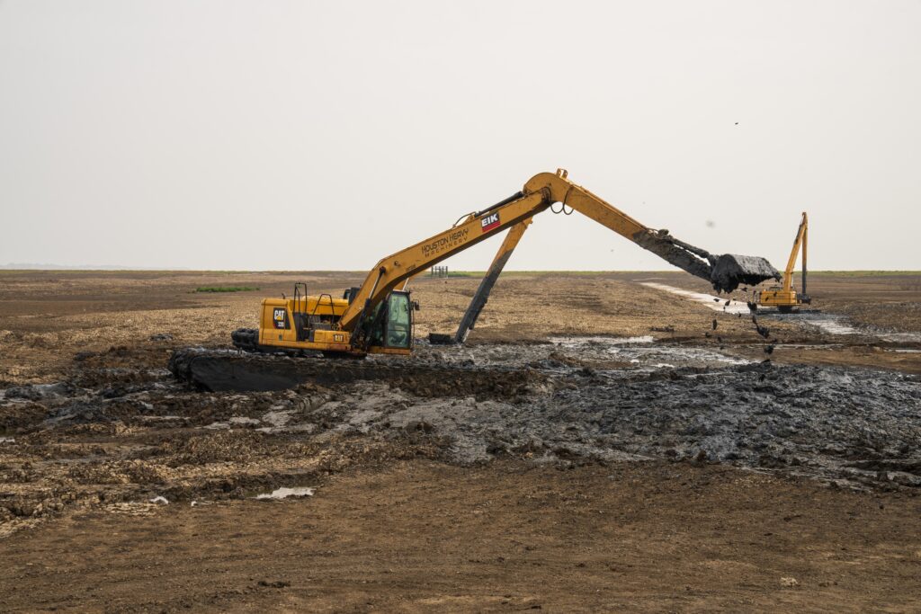 Undercarriage for Pontoon Excavator - AM300-2 EIK Solutions