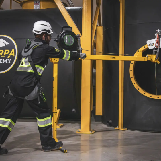 Pole Hoist System Safewaze