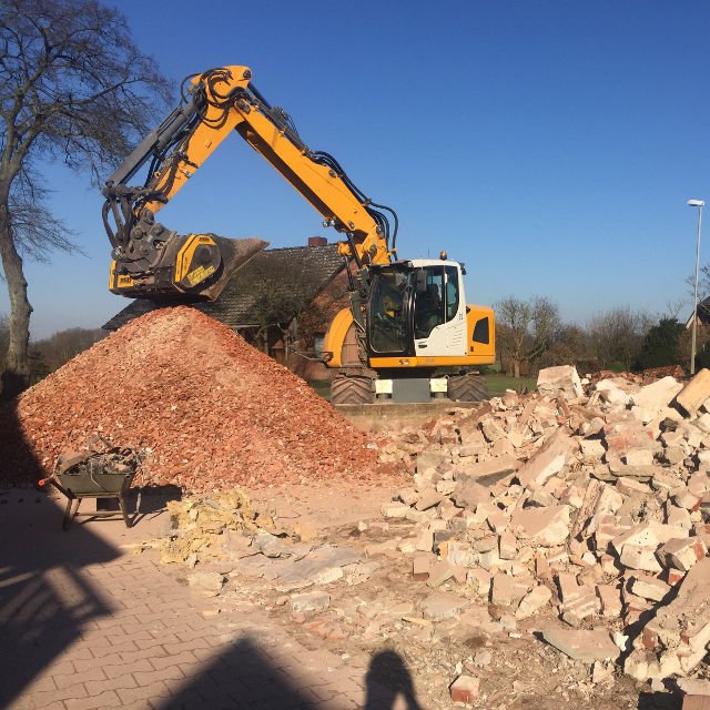 Bucket Crusher for excavator MB-L200 S2 MB Crusher