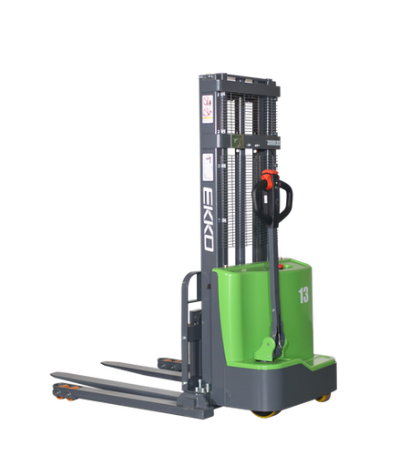 Lithium Straddle Stacker with 118" Lift Height EKKO