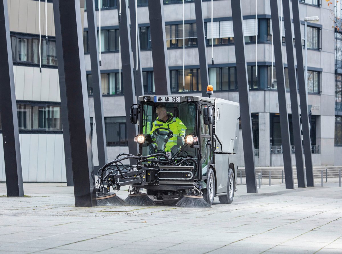 Karcher Street Sweeper MC 250 STAGE V Karcher