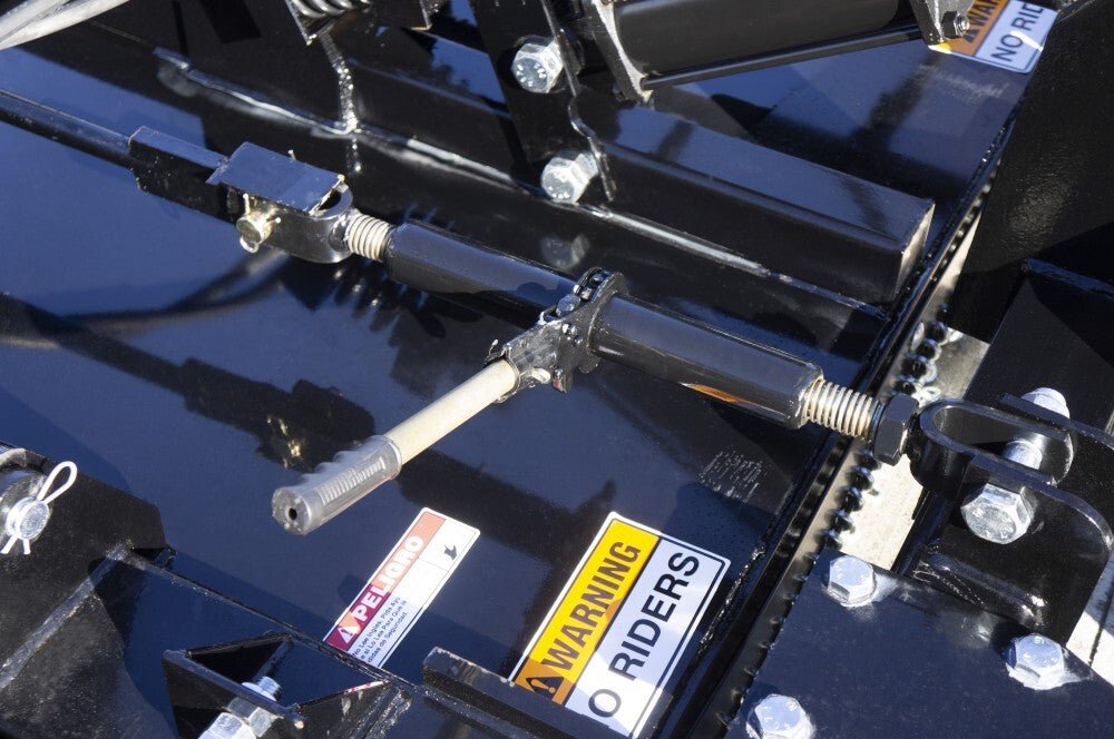 Rotary Cutter – 15′ Flex-Wing Blue Diamond Attachments