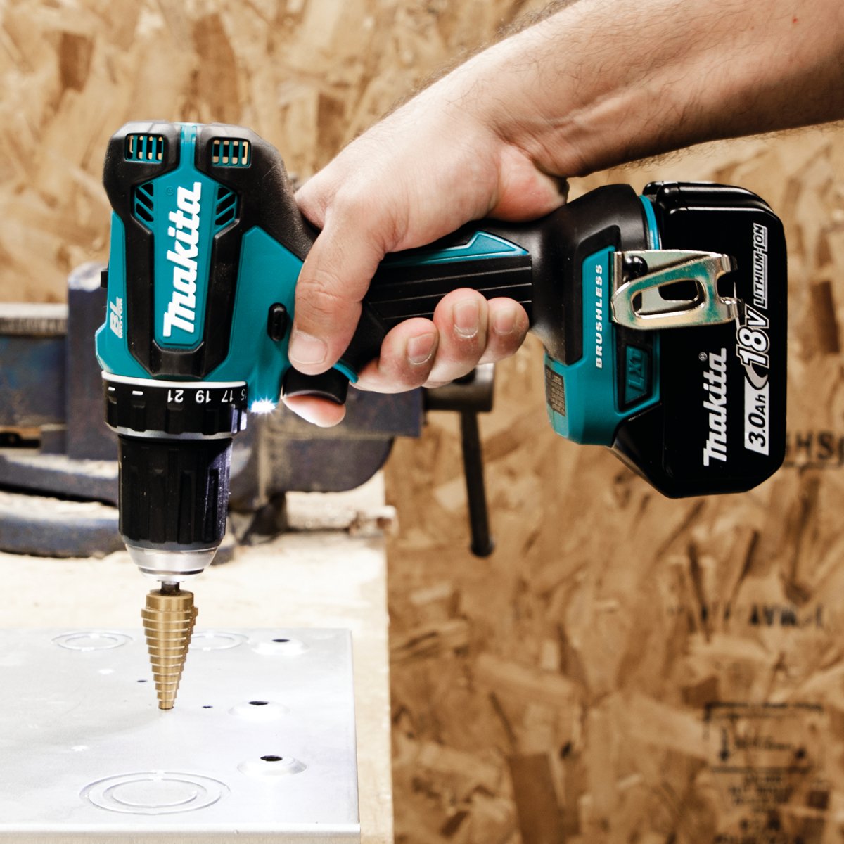 18V LXT® Lithium‑Ion Brushless Cordless 1/2" Driver‑Drill (3.0Ah) Makita