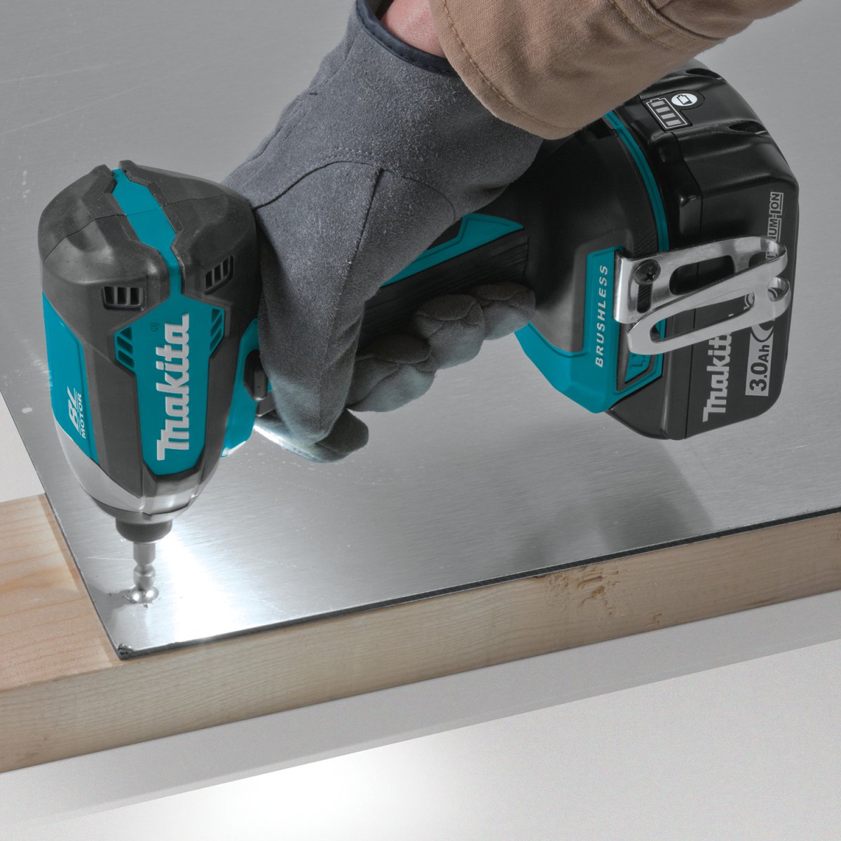 18V LXT® Lithium‑Ion Brushless Cordless Impact Driver Kit (3.0Ah) Makita