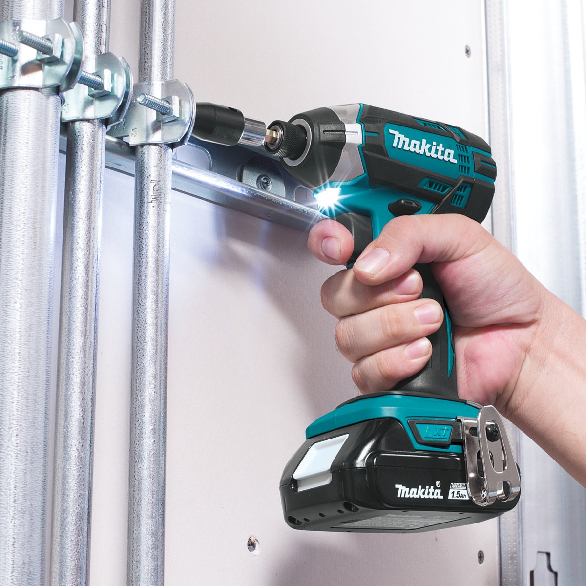 18V LXT® Lithium‑Ion Compact Cordless Impact Driver (1.5Ah) Makita