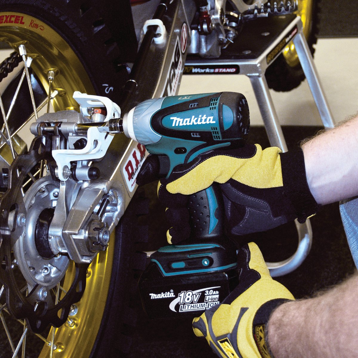 18V LXT® Lithium‑Ion Cordless 3/8" Sq. Drive Impact Wrench Makita