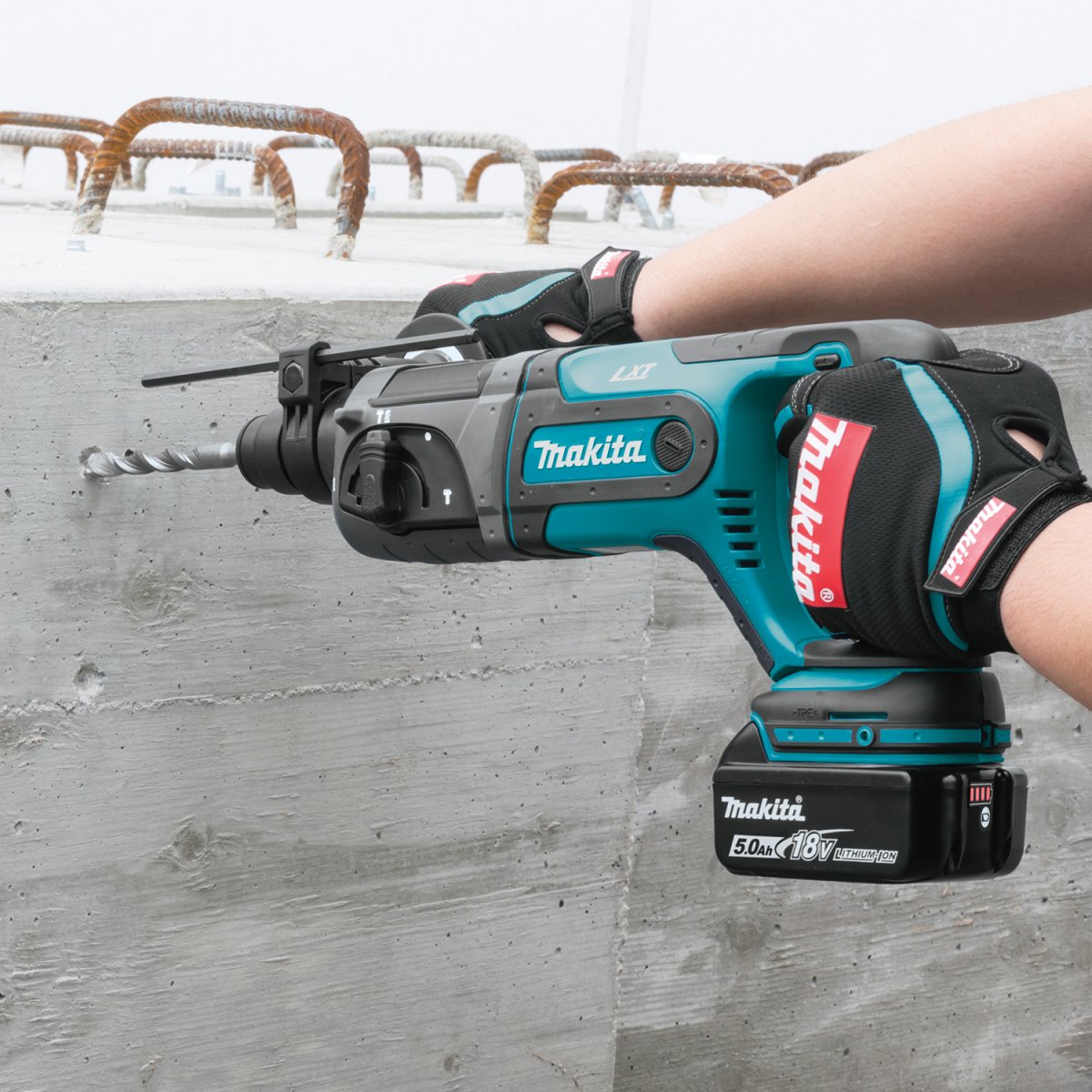 18V LXT® Lithium‑Ion Cordless 7/8" Rotary Hammer, Accepts SDS‑PLUS Bits Makita