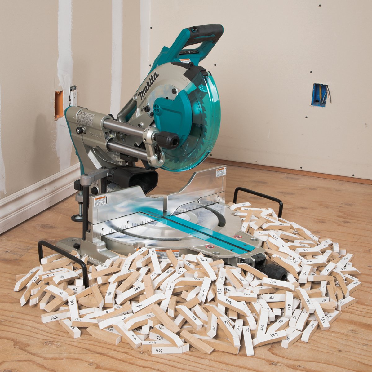 36V (18V X2) LXT® Brushless 10" Dual‑Bevel Sliding Compound Miter Saw, AWS® and Laser Makita