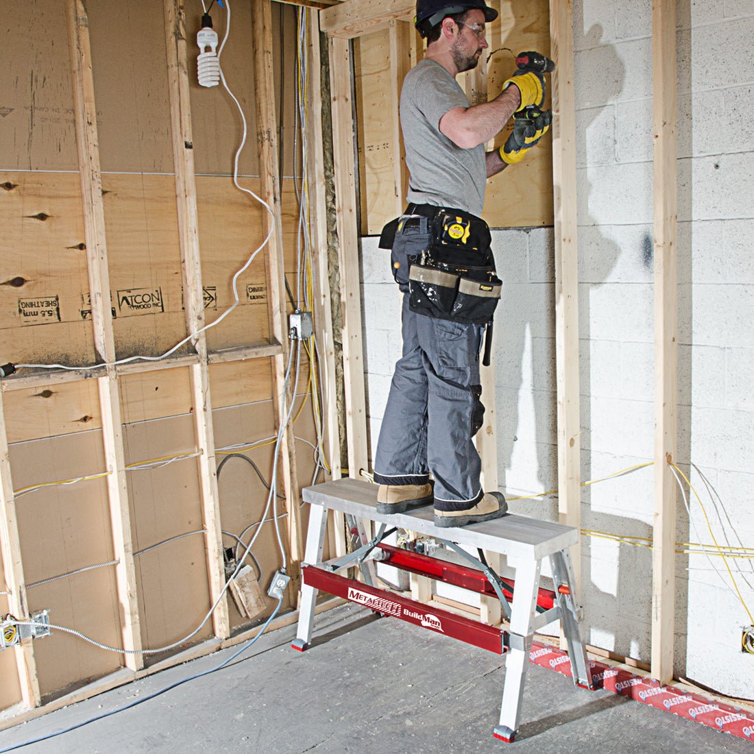 Buildman™ 18”–30” Drywall Bench MetalTech