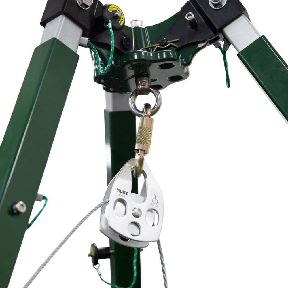 10′ Tech Tripod Kit: 65′ Material Winch Safewaze