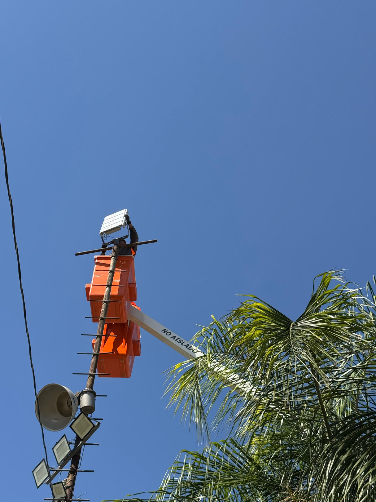 Aerial Lift 13.5 DDI TKA Cranes