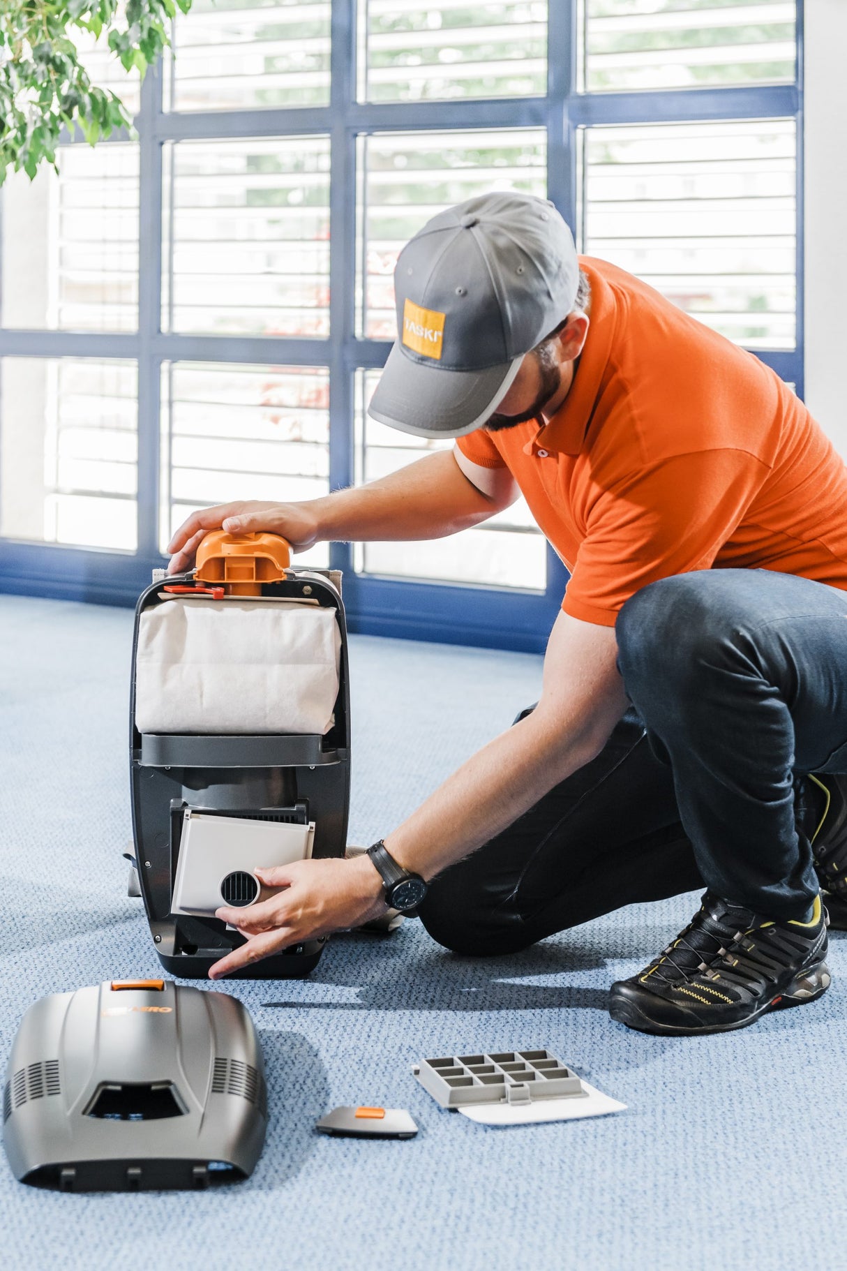 AERO BP E & B Backpack Vacuum Taski