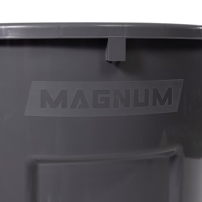 32 Gallon Pro-Series Trash Cans Magnum