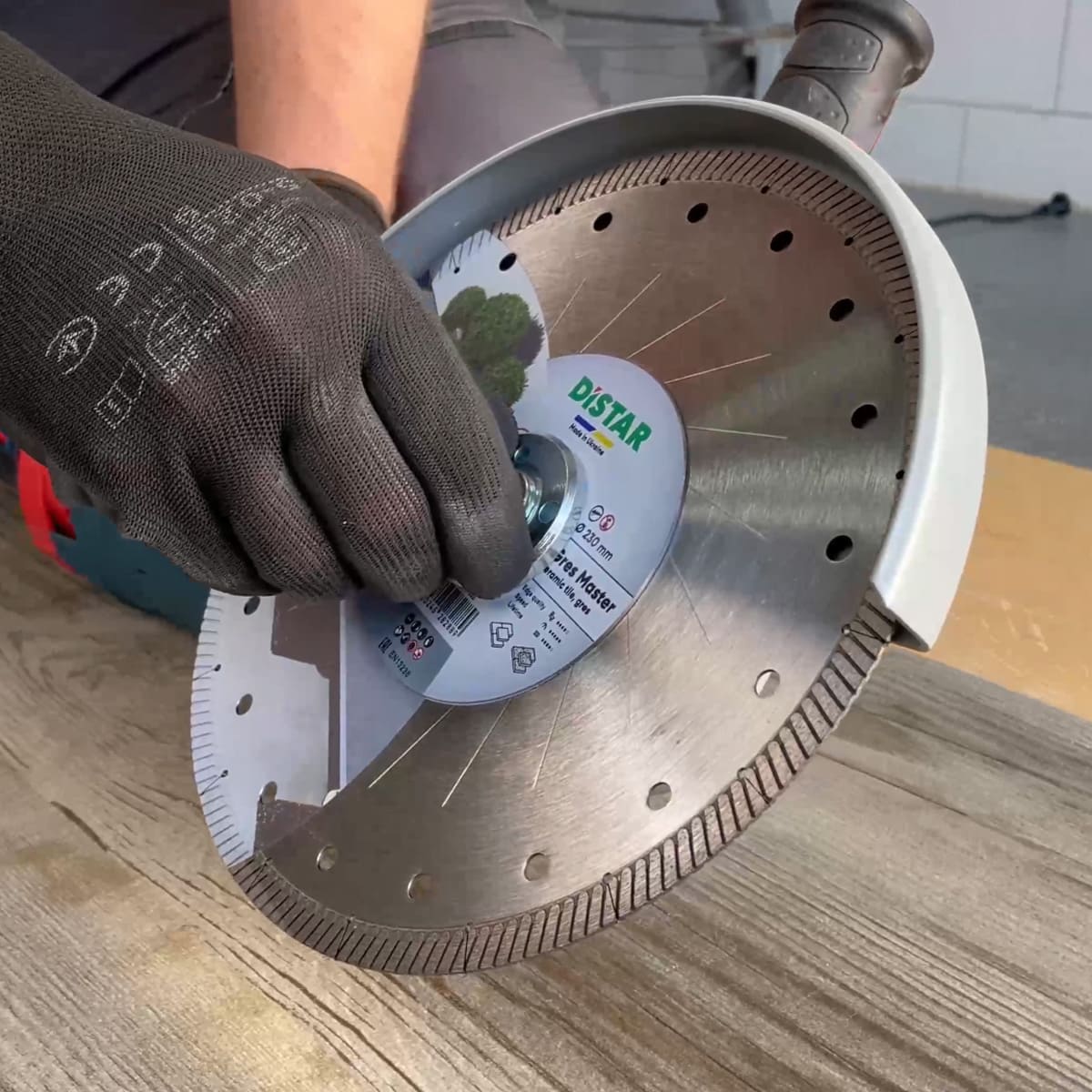 Diamond Cutting Blade 1A1R 9" Gres Master Distar