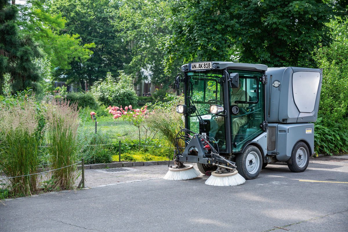 Karcher Municipal City Sweeper MC 80 Karcher