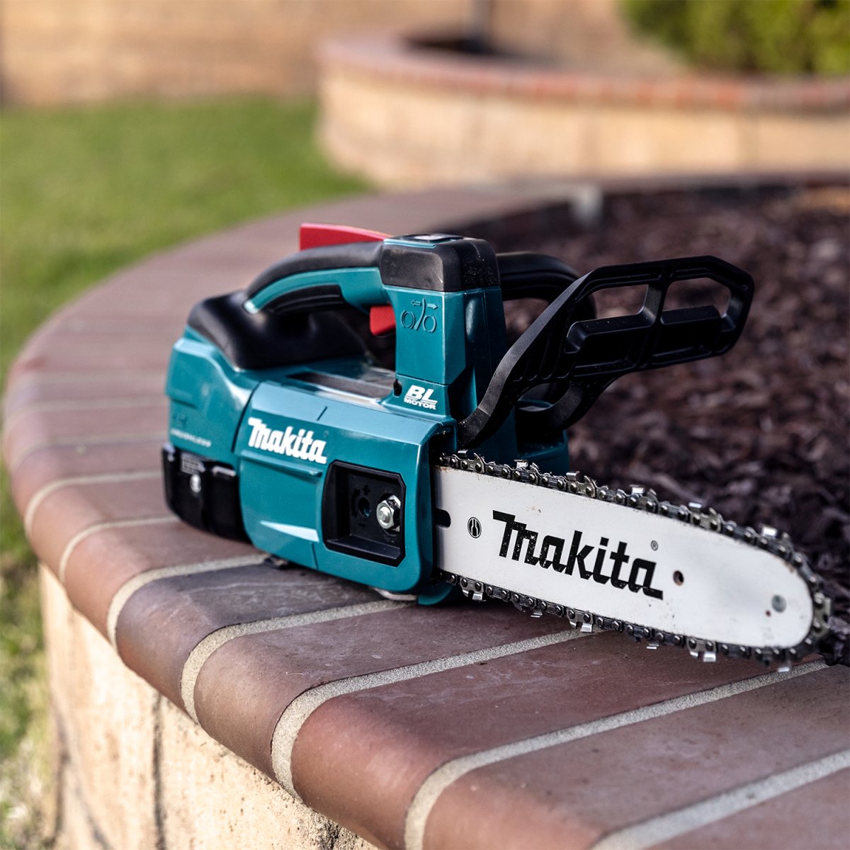 18V LXT® Lithium‑Ion Brushless Cordless 10" Top Handle Chain Saw Makita