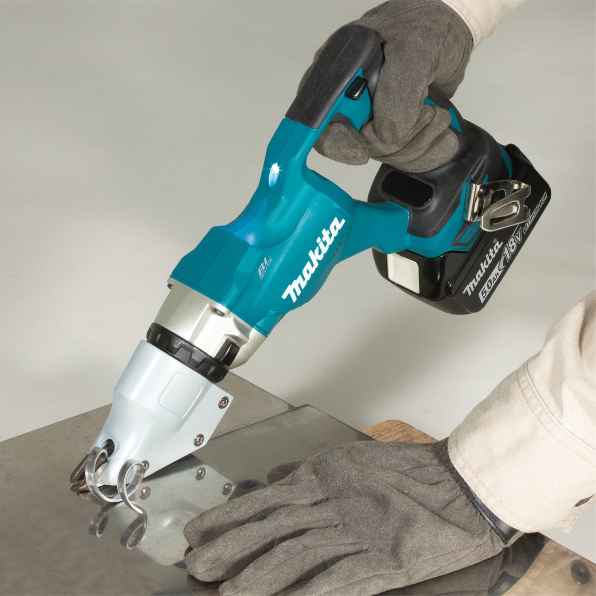18V LXT® Lithium‑Ion Brushless Cordless 14 Gauge Straight Shear Makita