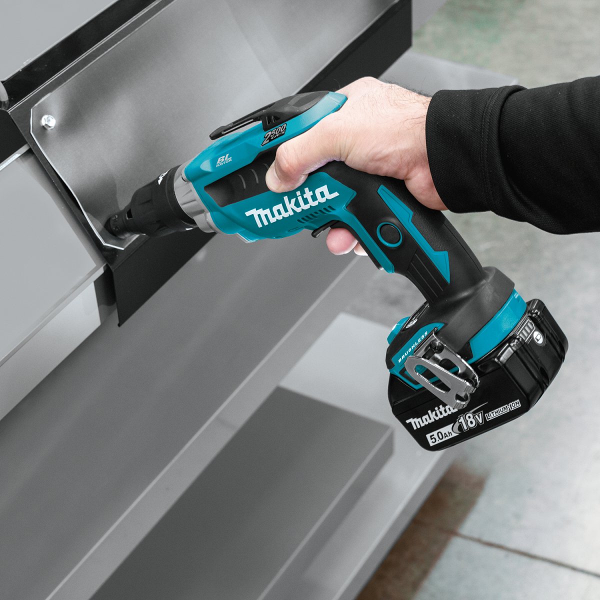 18V LXT® Lithium‑Ion Brushless Cordless 2,500 RPM Screwdriver (5.0Ah) Makita