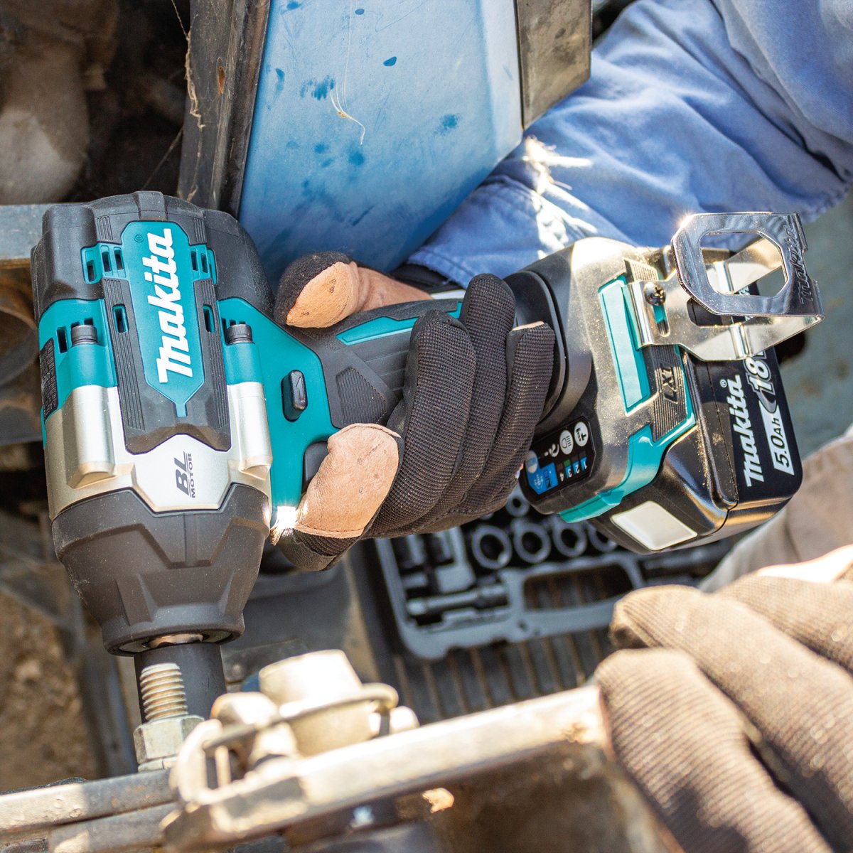 18V LXT® Lithium‑Ion Brushless Cordless 4‑Speed Mid‑Torque 1/2" Sq. Drive Impact Wrench w/ Detent Anvil - Diamond Tool Store