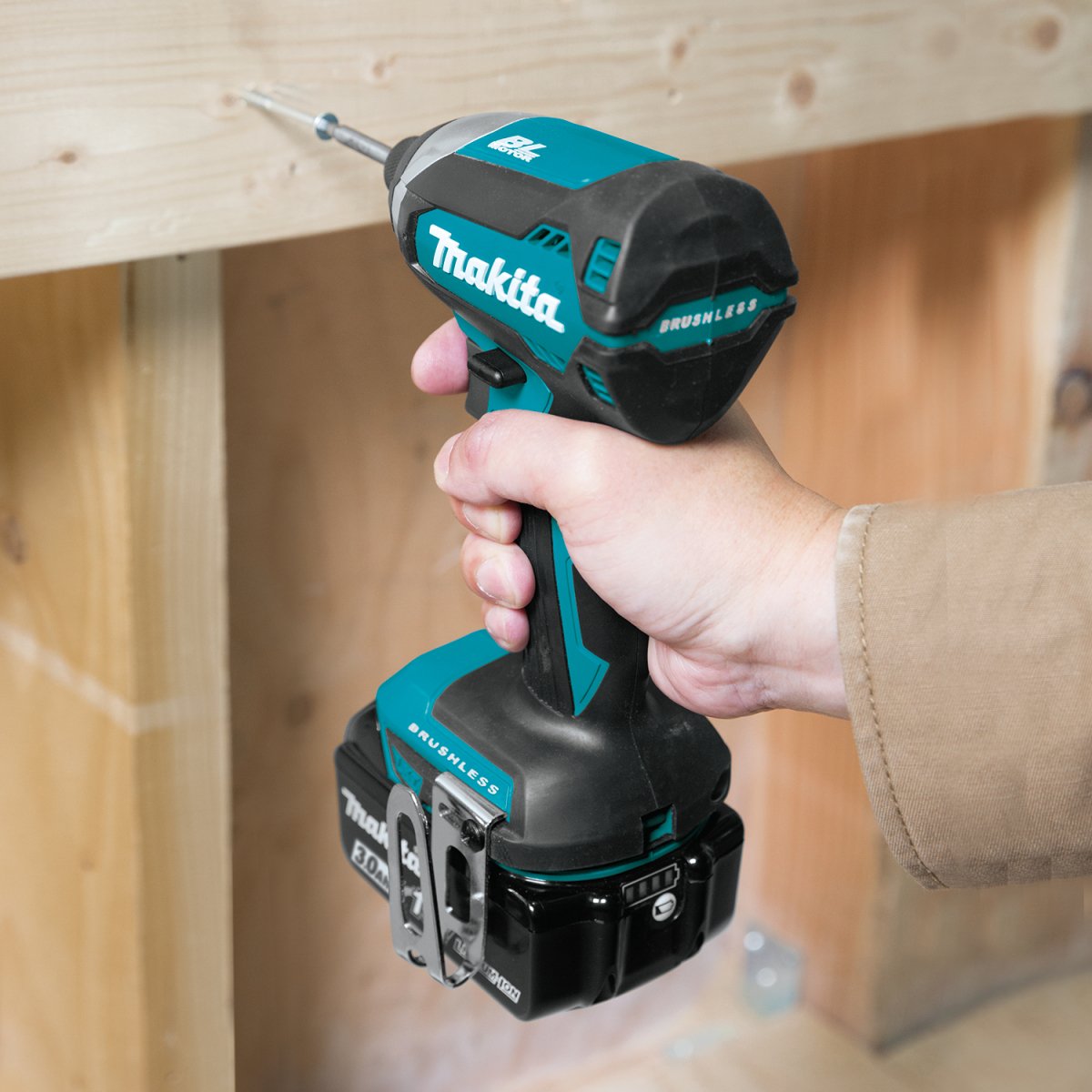 18V LXT® Lithium‑Ion Brushless Cordless Impact Driver Kit (3.0Ah) Makita