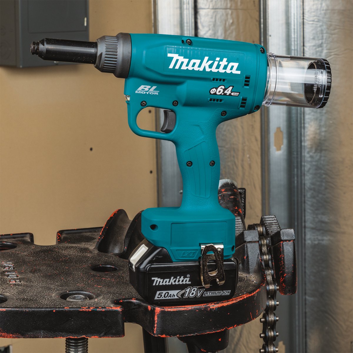 18V LXT® Lithium‑Ion Brushless Cordless Rivet Tool Makita