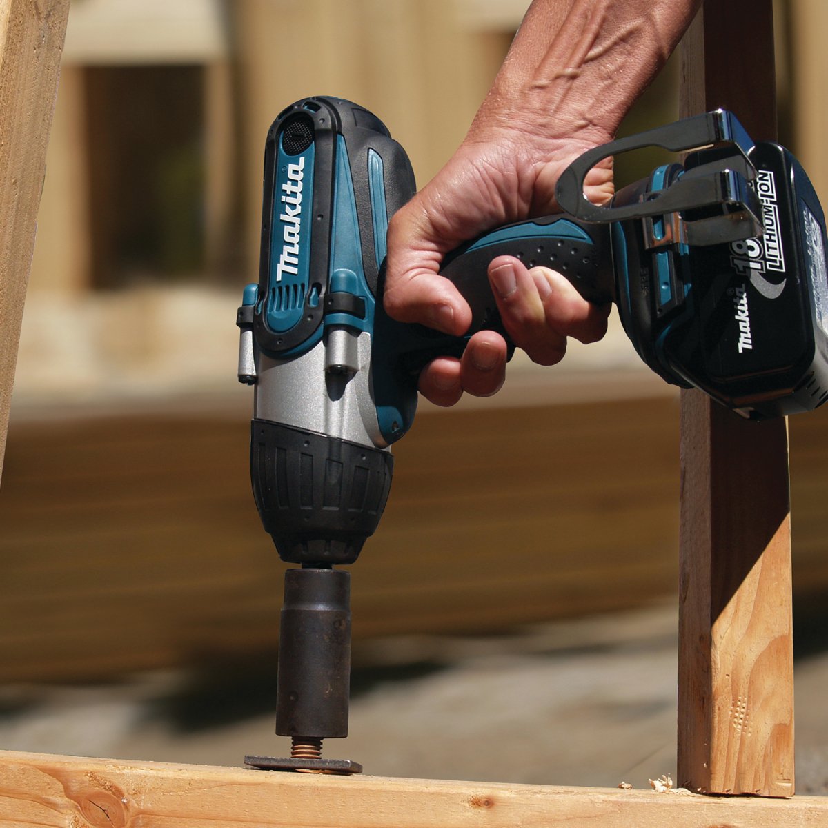 18V LXT® Lithium‑Ion Cordless 1/2" Sq. Drive Impact Wrench Makita
