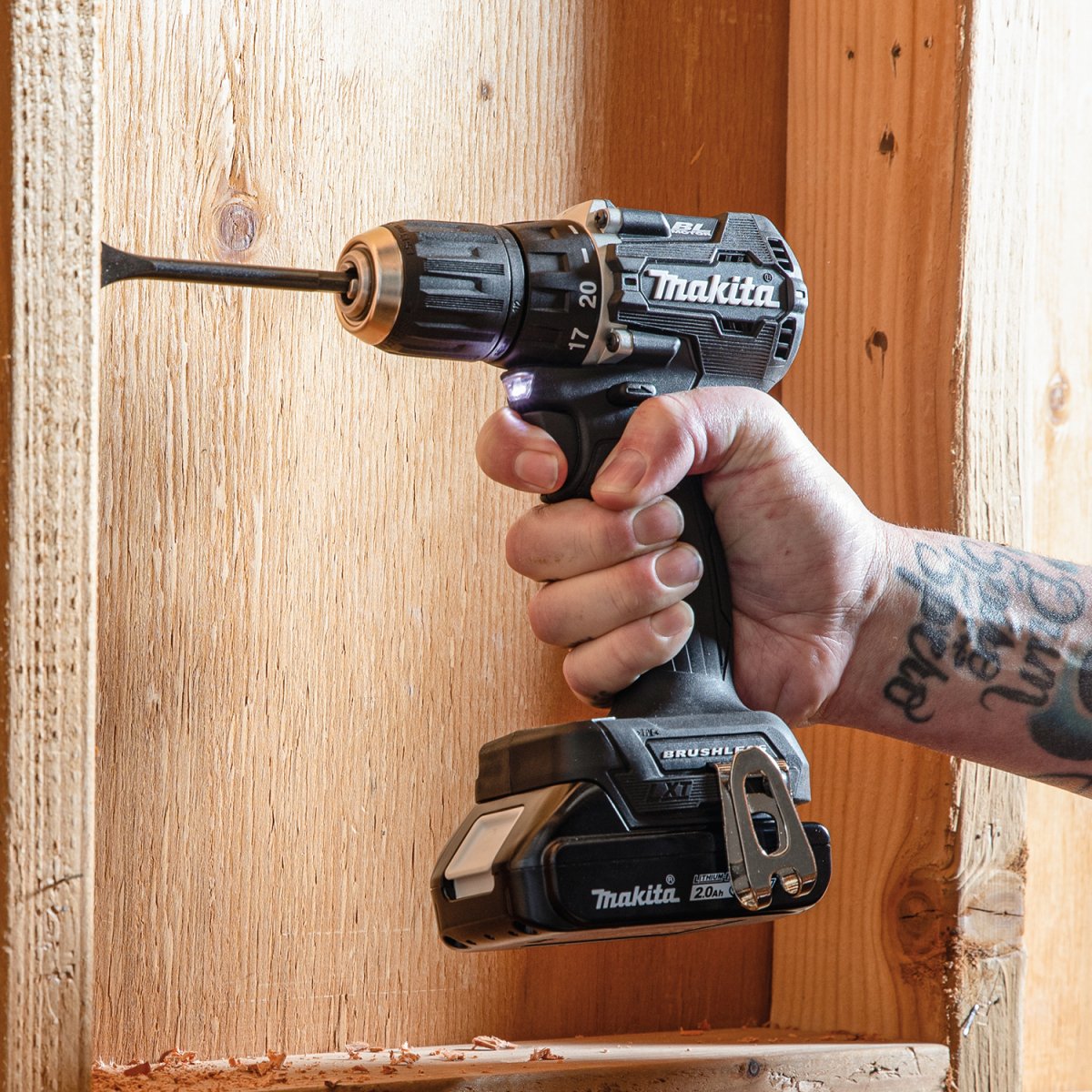 18V LXT® Lithium‑Ion Sub‑Compact Brushless Cordless 1/2" Driver‑Drill Kit (2.0Ah) Makita