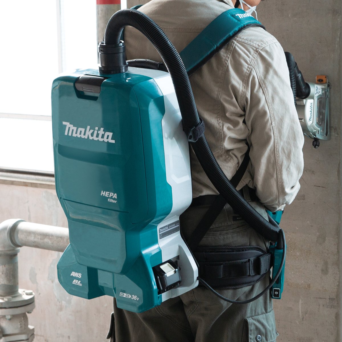 36V (18V X2) LXT® Brushless 1.6 Gallon HEPA Filter Backpack Dry Dust Extractor, AWS® Capable (5.0 Ah) Makita